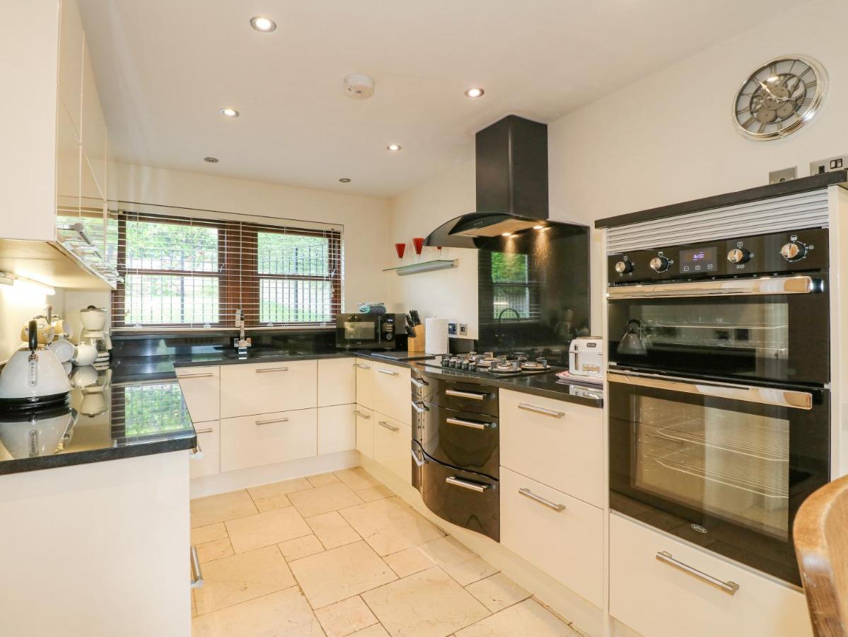 The Lillies Villa Great Rowsley Exterior photo